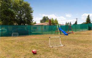 Herní místnost nebo prostor pro děti v ubytování Three-Bedroom Apartment In Barban