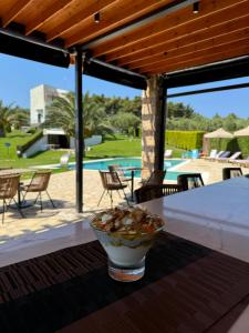 Bazén v ubytování Possidi Hiliadou Boutique Resort nebo v jeho okolí
