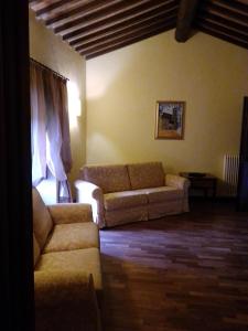 Posedenie v ubytovaní Castello Izzalini Todi Resort