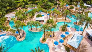 Bazén v ubytování Spectrum Resort Villas Orlando and Waterparks nebo v jeho okolí