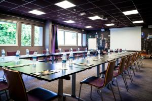 Ärikülastajate ala ja/või konverentsiruum majutusasutuses BRIT HOTEL - RESTAURANT Saint-Brieuc Langueux +37 fotot