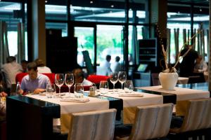 Restavracija oz. druge možnosti za prehrano v nastanitvi BRIT HOTEL - RESTAURANT Saint-Brieuc Langueux