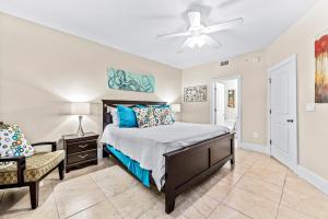 Postel nebo postele na pokoji v ubytování Caribe Resort by Hosteeva