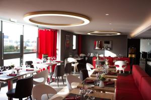 Ruang duduk di Brit Hotel Quimper Nord