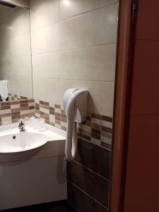 Koupelna v ubytování Brit Hotel St-Quentin/Nord