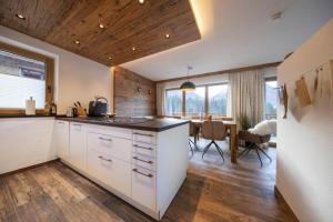 Dapur atau dapur kecil di Nationalpark Chalet Grossschober