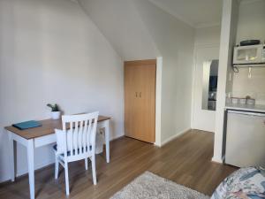 Köök või kööginurk majutusasutuses Apartment in Apollo Quays resort with shared Jetty
