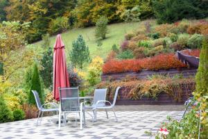 Vonkajšia záhrada v ubytovaní Guest House Vila Pod Lesom