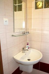 Phòng tắm tại Guest House Vila Pod Lesom