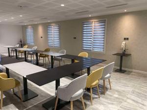 Posezení v ubytování Brit Hotel Paris Orly Rungis