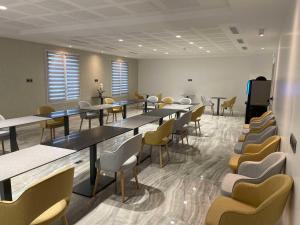 Posezení v ubytování Brit Hotel Paris Orly Rungis