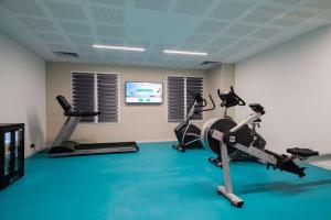 Fitness centrum a/nebo fitness zařízení v ubytování Brit Hotel Paris Orly Rungis