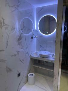 Koupelna v ubytování Brit Hotel Paris Orly Rungis