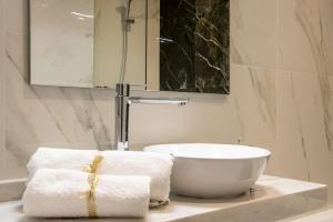 Koupelna v ubytování Brit Hotel Paris Orly Rungis