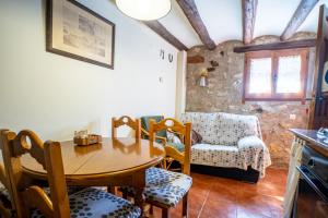 Posezení v ubytování Casa Enduella + 21 fotografií