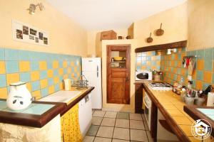 Mynd úr myndasafni af Spacious calm gite - 4 bedrooms, pool, view, pétanque í Vinsobres