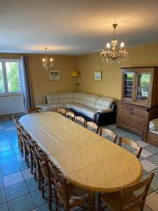 Mynd úr myndasafni af Spacious calm gite - 4 bedrooms, pool, view, pétanque í Vinsobres