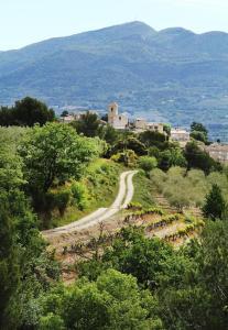 Mynd úr myndasafni af Spacious calm gite - 4 bedrooms, pool, view, pétanque í Vinsobres