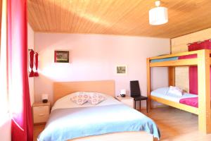 Postel nebo postele na pokoji v ubytování Relais des Salines