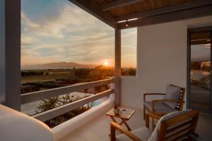 Balkón nebo terasa v ubytování Villa Fryni, private pool & seaview by Naxos Dunes