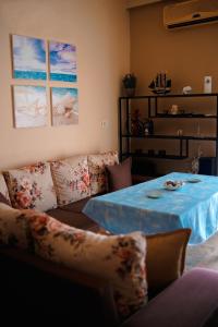 Χώρος καθιστικού στο Halluni Apartment