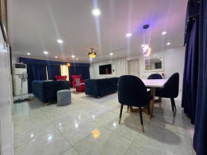A kitchen or kitchenette at Kings place
