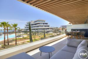 Бассейн в ViVi Homes - Aura Pool, Sauna, Spa, Gym & Sea View или поблизости