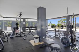 Фитнес-центр и/или тренажеры в ViVi Homes - Aura Pool, Sauna, Spa, Gym & Sea View