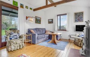 Posezení v ubytování Holiday Home Nordvangsvej With Fireplace And Shower