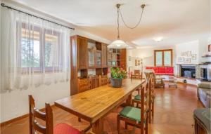 A kitchen or kitchenette at Villa Caterina