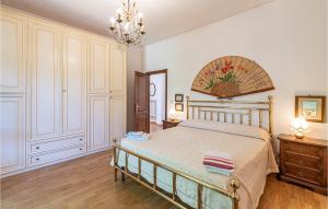 A bed or beds in a room at Villa Caterina