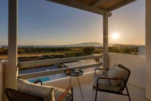 Bazén v ubytovaní Villa Ellie, private pool & seaview by Naxos Dunes alebo v jeho blízkosti