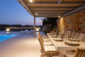 Bazén v ubytovaní Villa Ellie, private pool & seaview by Naxos Dunes alebo v jeho blízkosti