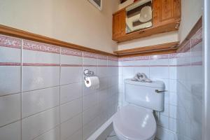 Bilik mandi di Finest Retreats - Barn Cottage +30 gambar