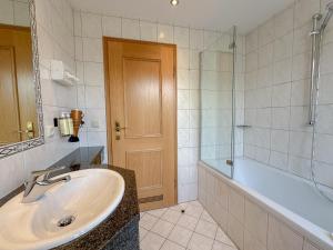 Koupelna v ubytování Hotel Gasthof Alter Wirt