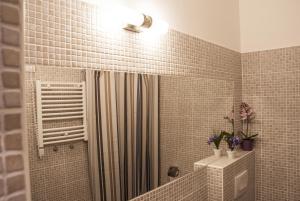 A bathroom at Blue home in the heart of Budapest