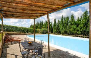The swimming pool at or close to Vigna Dante