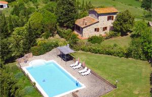 The swimming pool at or close to Vigna Dante