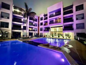 Fotografie z fotogalerie ubytování Luxury Condo with Pool and Jacuzzi v destinaci Mission