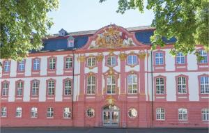 Das Gebäude in dem sich das Ferienhaus befindet