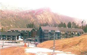 ヘムセダールにあるGorgeous Apartment In Hemsedalの山前の一団