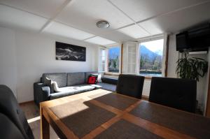 Posezení v ubytování Seegärtli Riverside Apartment + 5 fotografií