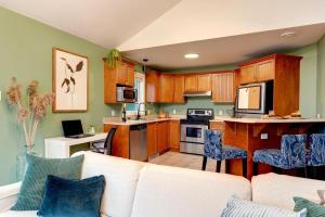 Kuchyň nebo kuchyňský kout v ubytování Lac Laurel Access Spa & Nature