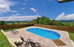 Bazén v ubytování Stunning Home In Sopron With Wifi nebo v jeho okolí