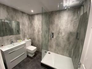 Ένα μπάνιο στο Lavender Apartment +14 φωτογραφίες