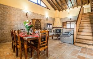 Χώρος καθιστικού στο Lovely Home In Salar With Kitchen