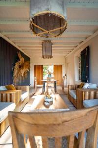 Villa Manika vue merにあるシーティングエリア