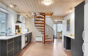 Kuchyň nebo kuchyňský kout v ubytování Holiday Home Spodsbjergvej Rudkøbing I