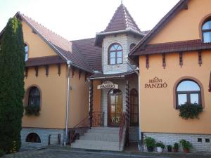 Budova, v ktorej sa penzión nachádza