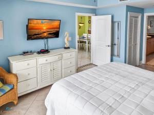 Azure 418-Glorious Gulf-Front Views- Luxury 4 Bdrm客房内的一张或多张床位
